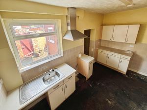 Kitchen- click for photo gallery